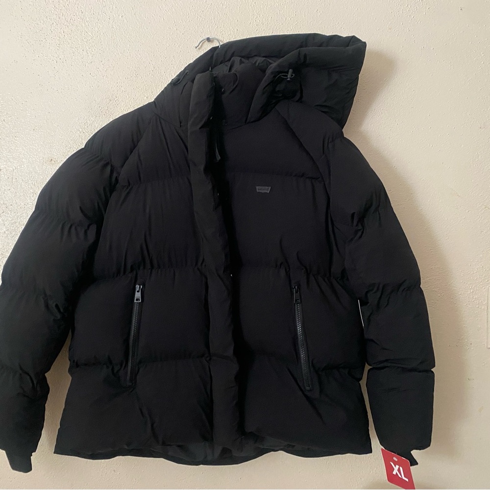 Levi’s Black Puffer Jacket XL new with tags